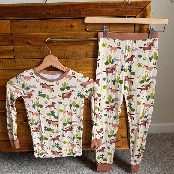 Little Sleepies Other - Little Sleepies Cream Horse & Cactus Pajama Set with Brown Trim